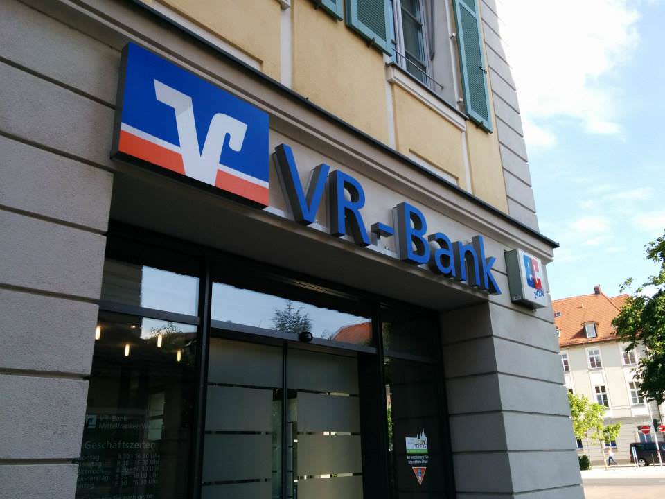 LED Fräsbuchstaben Werbeanlange VR Bank Ansbach