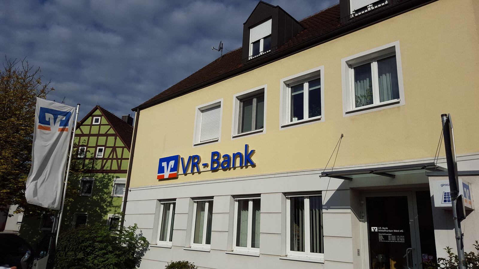 LED Fräsbuchstaben Werbeanlange VR Bank Ansbach04