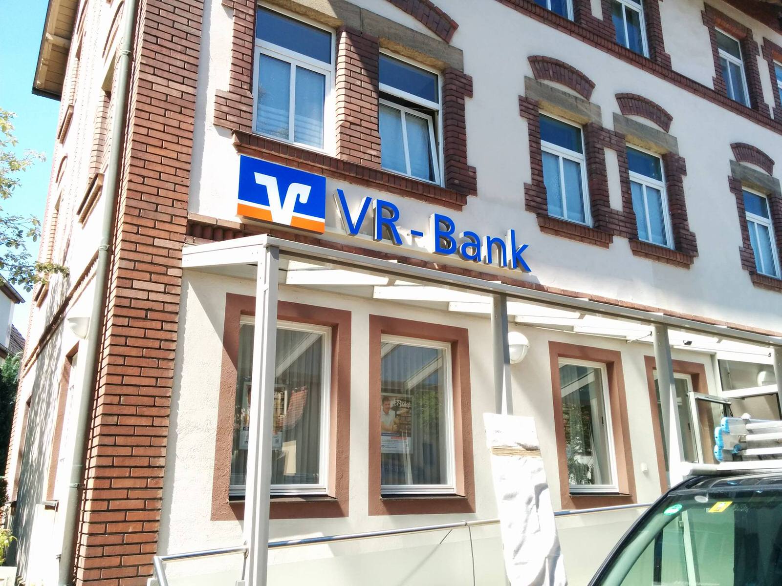 LED Fräsbuchstaben Werbeanlange VR Bank Neuendettelsau