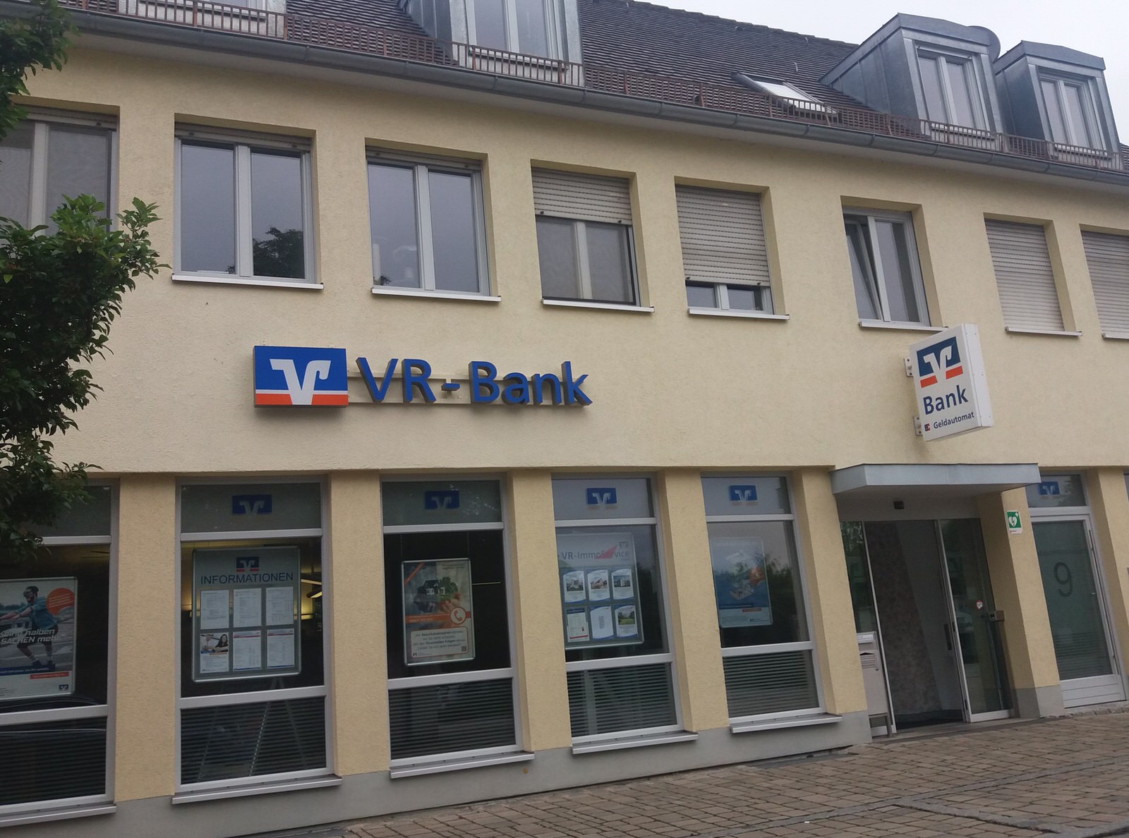LED Leuchtanlage Fräsbuchstaben Werbeanlage VR Bank Weidenbach