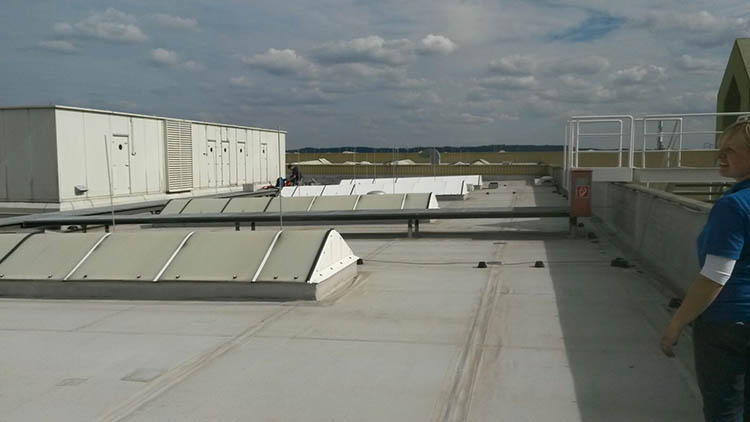 Sonneschutz Dachfenster Folierung Sichtschutz3